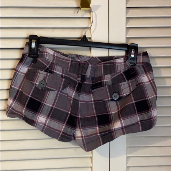 Plaid Aéropostale Shorts - Picture 2 of 3